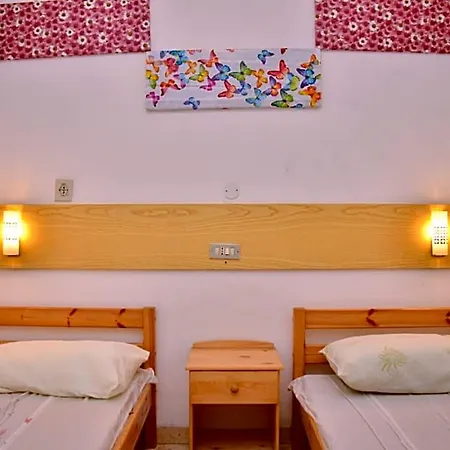 Wonderful With Private Garden Hotel 3*